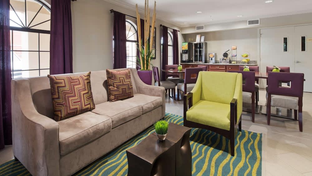 SureStay Hotel by Best Western Deer Park 2