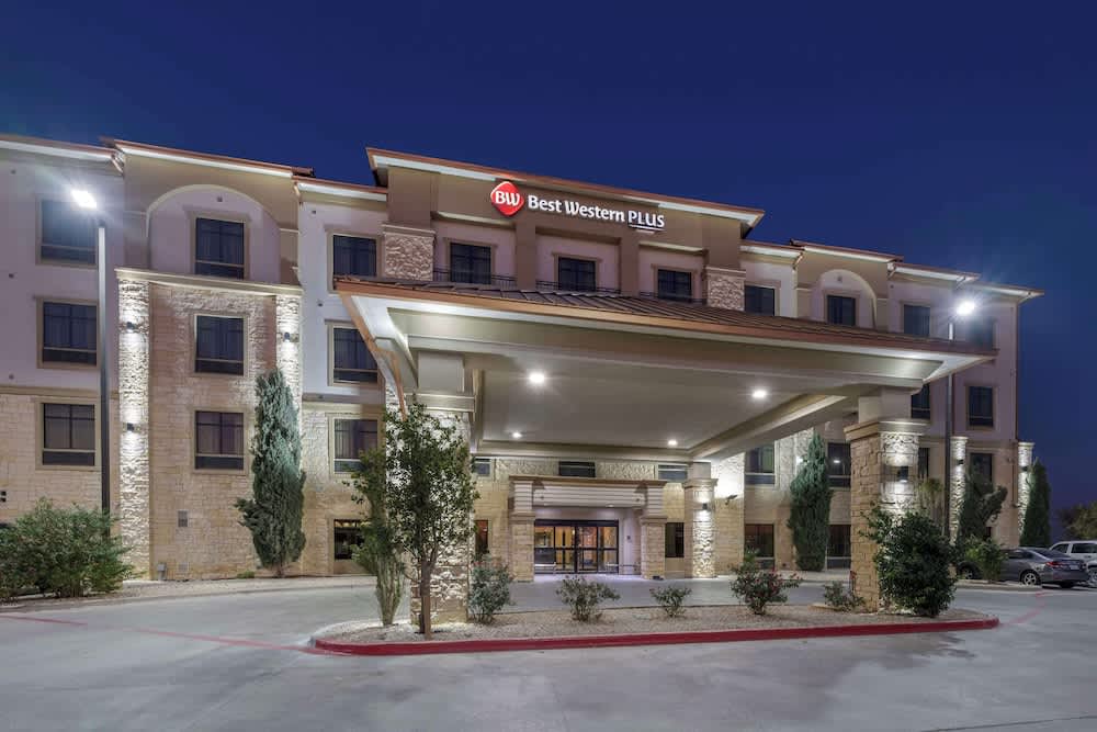 Best Western Plus Midland Suites 1