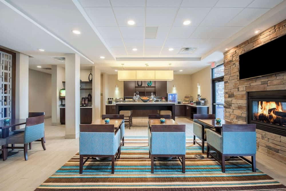 Hawthorn Suites by Wyndham Bridgeport 2