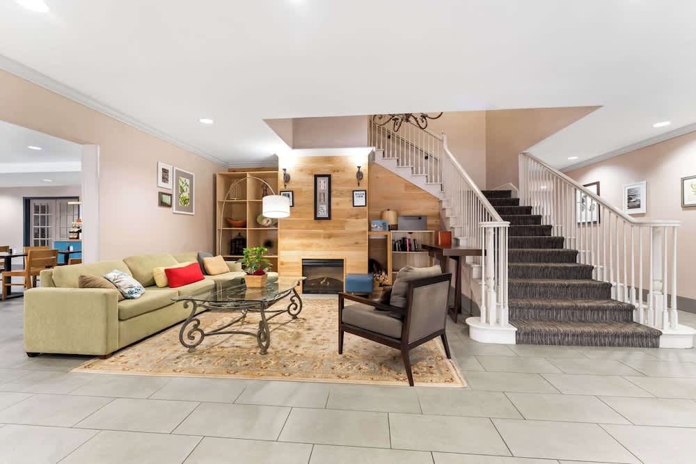 Country Inn & Suites by Radisson, Macon North, GA 2