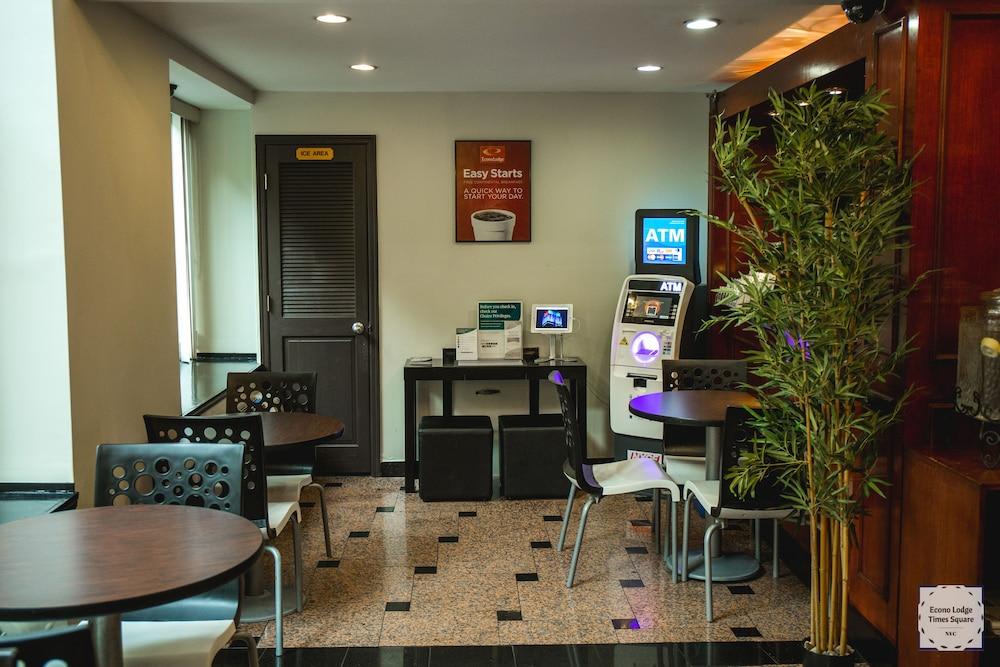 Econo Lodge Times Square 5