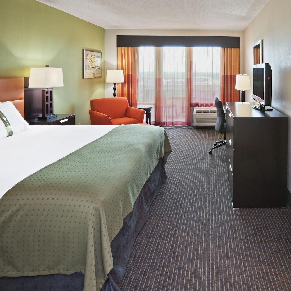 HOLIDAY INN TULSA CITY CENTER 3