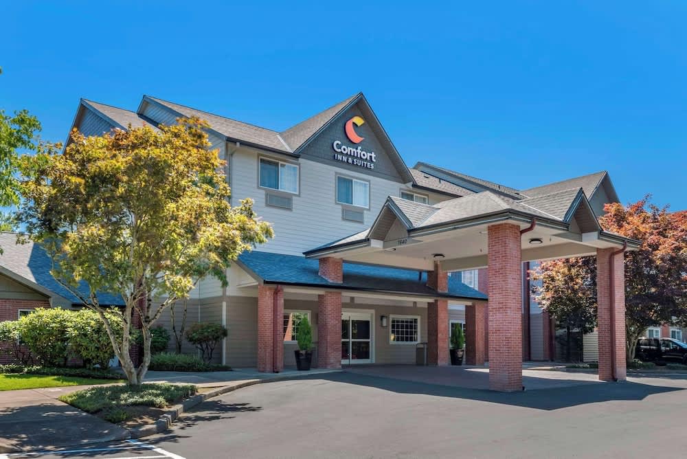 Comfort Inn & Suites Tualatin - Lake Oswego South 1