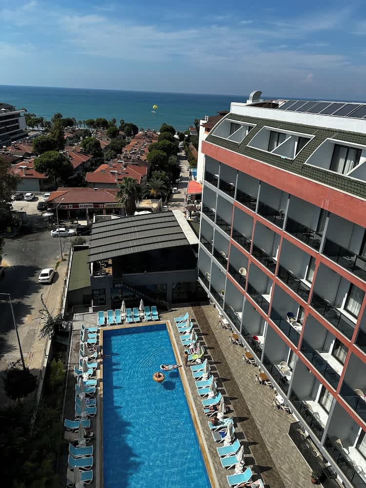 SiDE GOLDEN ROCK HOTEL&SPA 1