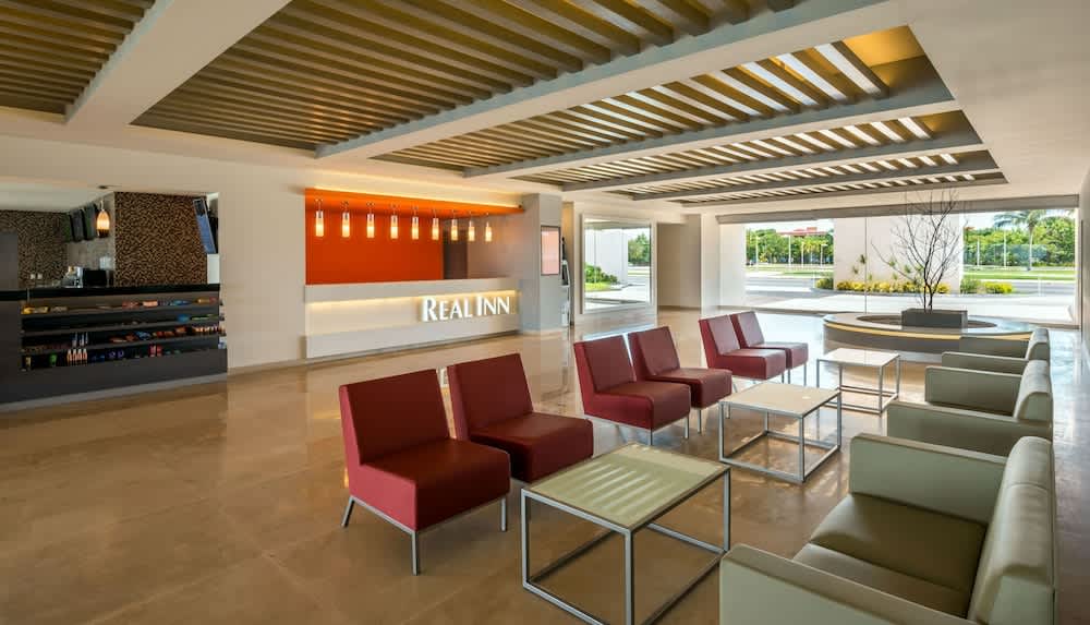 Real Inn Cancún 4