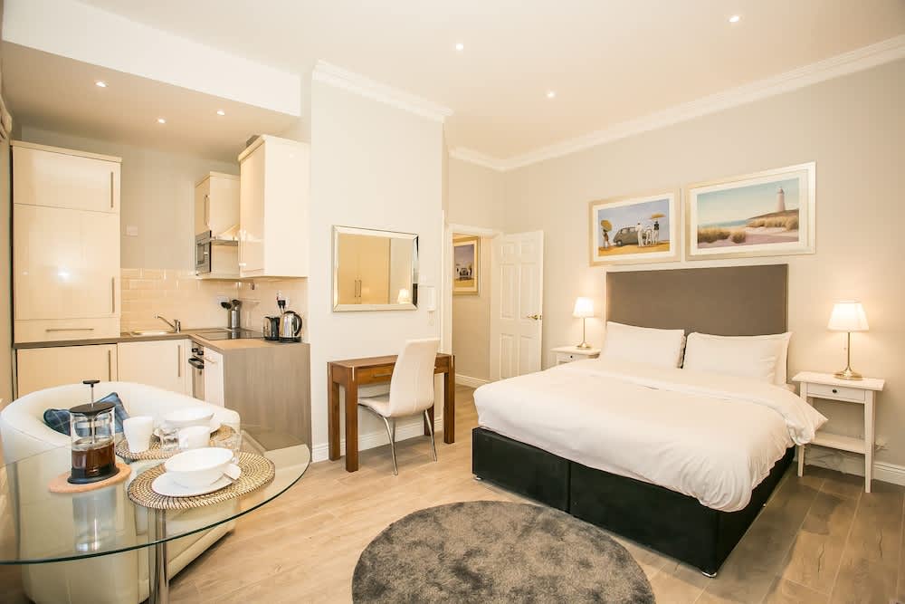 Grand Canal District Apartments 1