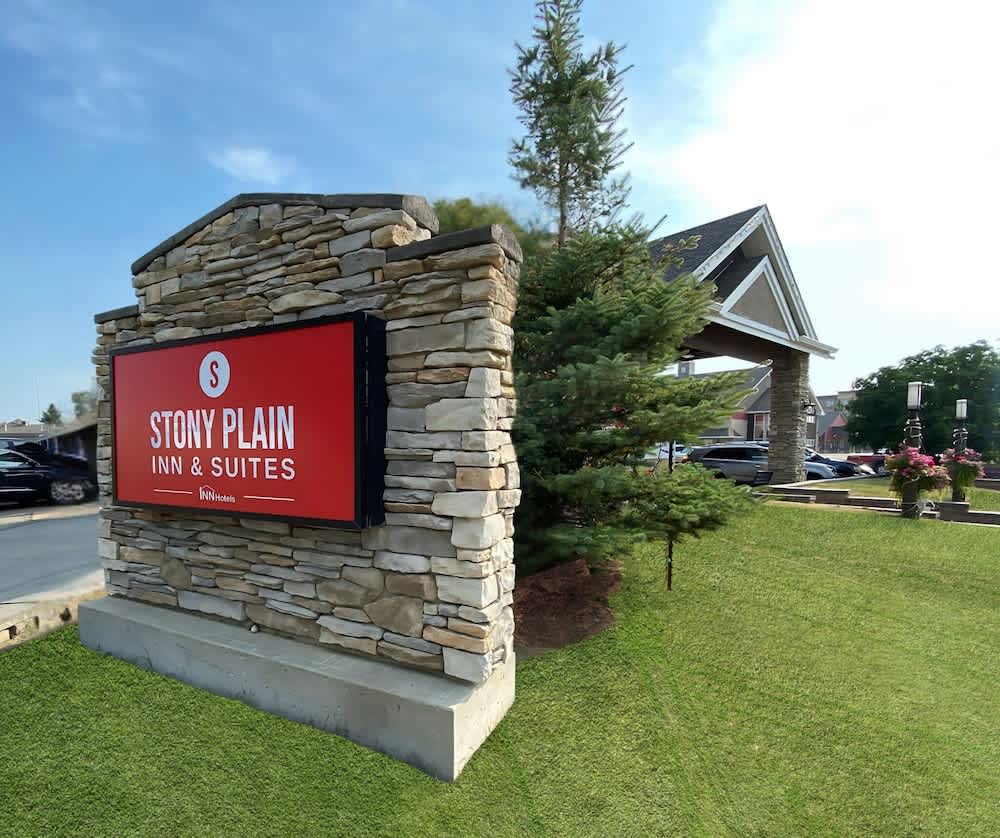 Stony Plain Inn & Suites 1