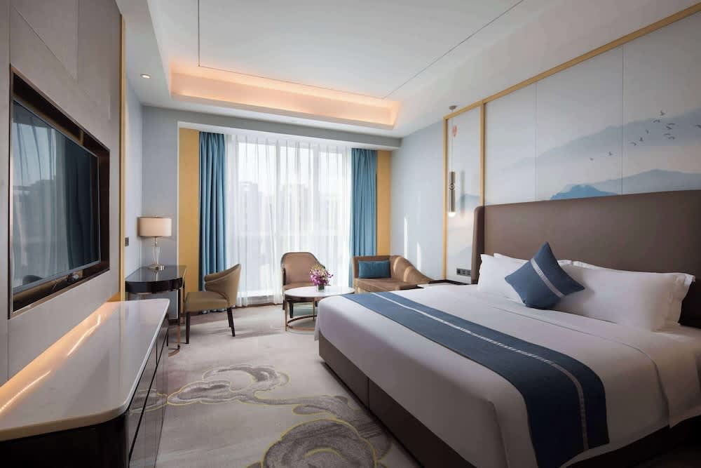 Ramada by Wyndham Changsha South Bus Station 1