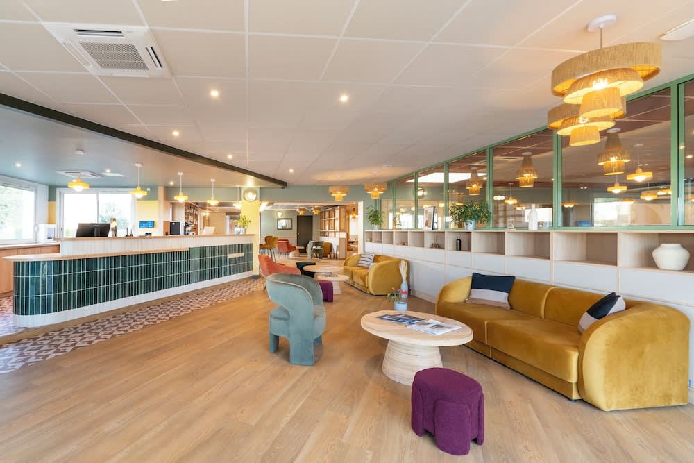 Sure Hotel by Best Western Caen Memorial 4