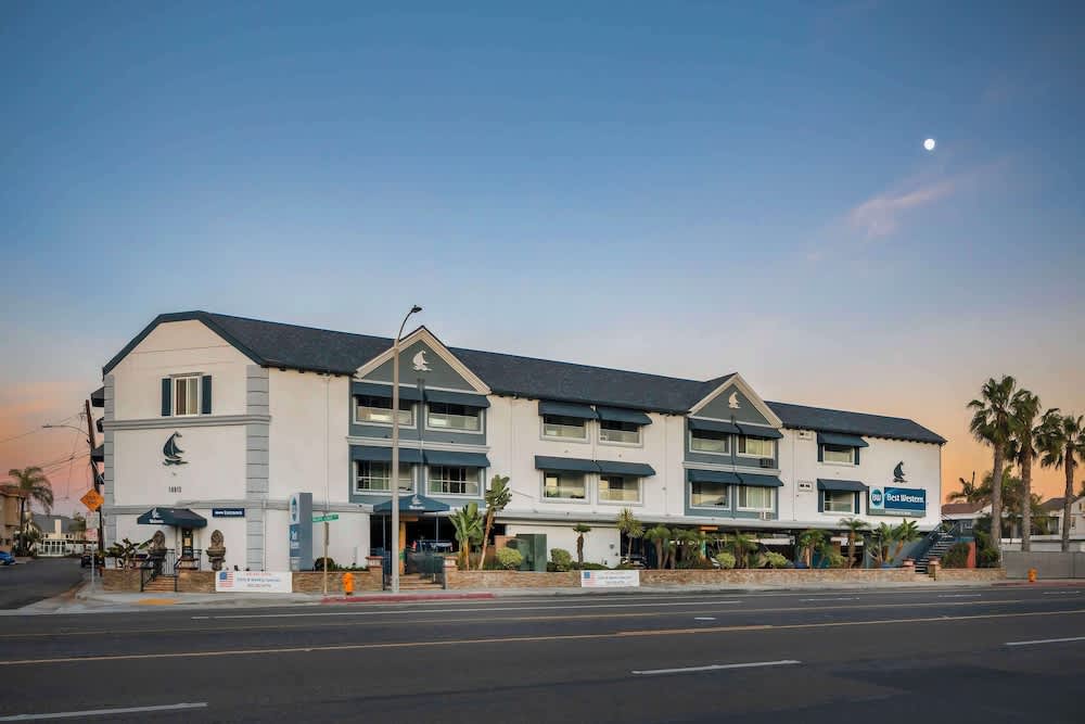 Best Western Harbour Inn & Suites Huntington - Sunset Beach 1