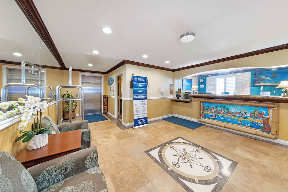 Best Western Harbour Inn & Suites Huntington - Sunset Beach 3
