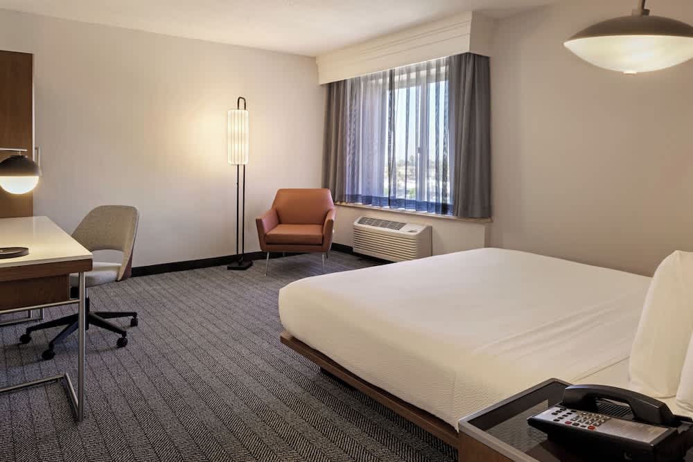 Courtyard by Marriott Baldwin Park 4