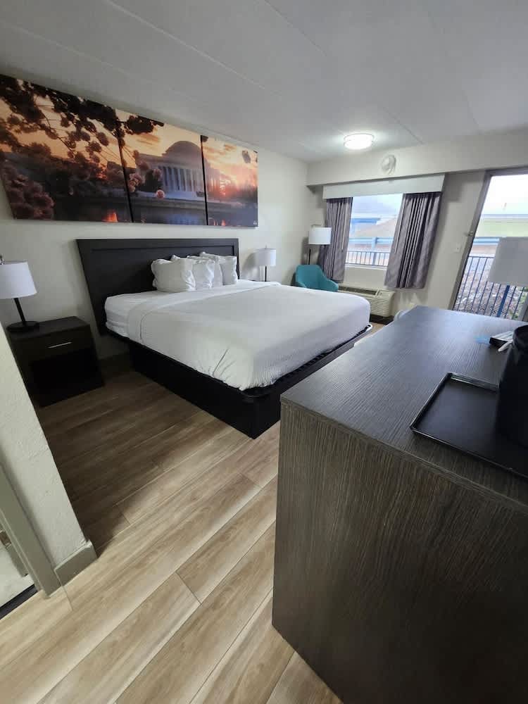 Days Inn by Wyndham Charleston WV 2