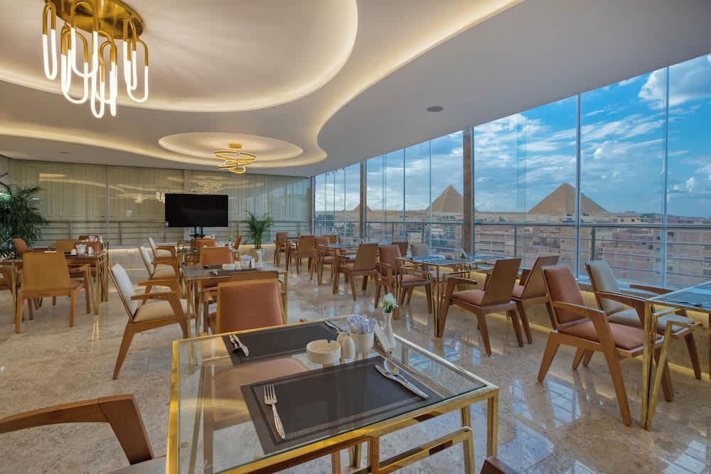 Pyramids Plateau Hotel 1