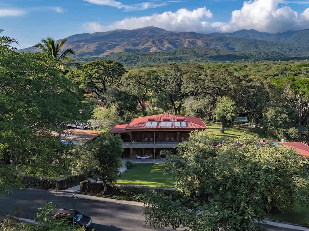 Hacienda Guachipelin Volcano Ranch Hotel & Hot Springs 1