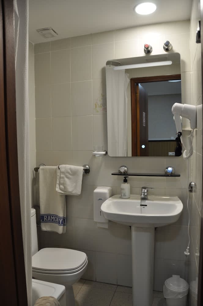 Hostal Ramón y Cajal 2