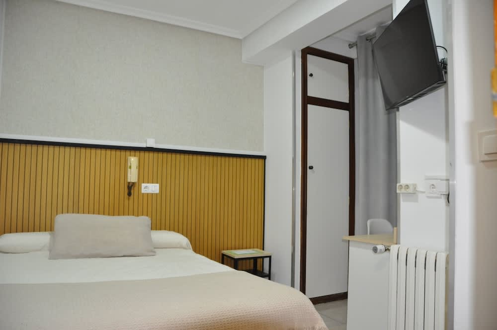 Hostal Ramón y Cajal 3