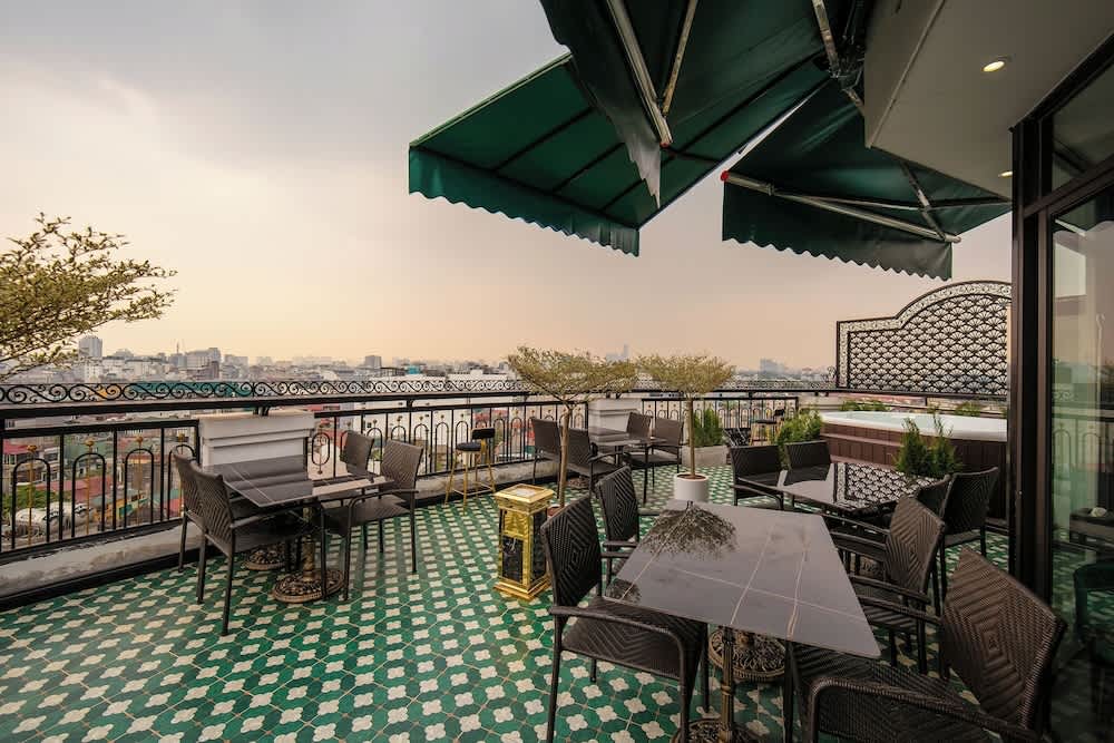 Hanoi Plaza Suite Hotel & Spa 1
