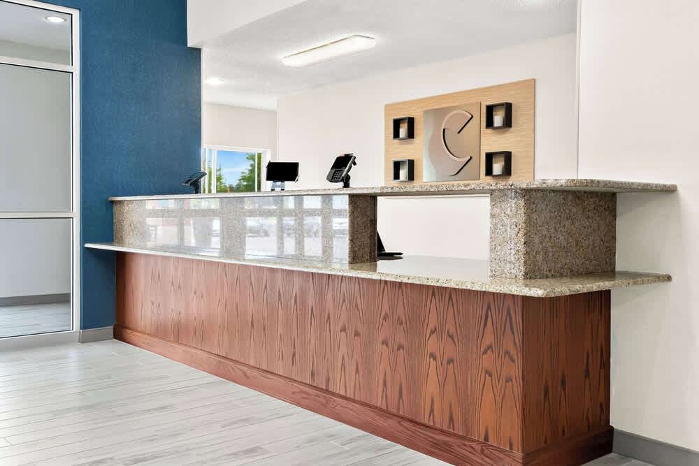 Comfort Suites Southfield-Detroit 2