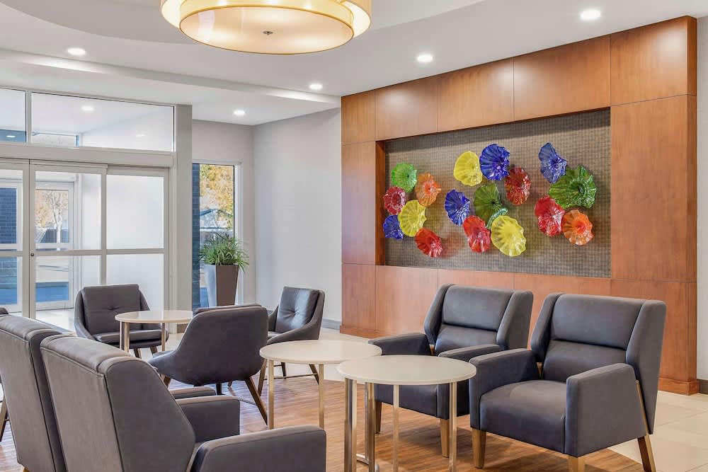Homewood Suites by Hilton Winnipeg Airport-Polo Park, MB 1