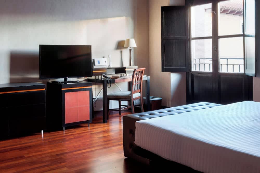 AC Hotel Palacio de Santa Ana by Marriott 4