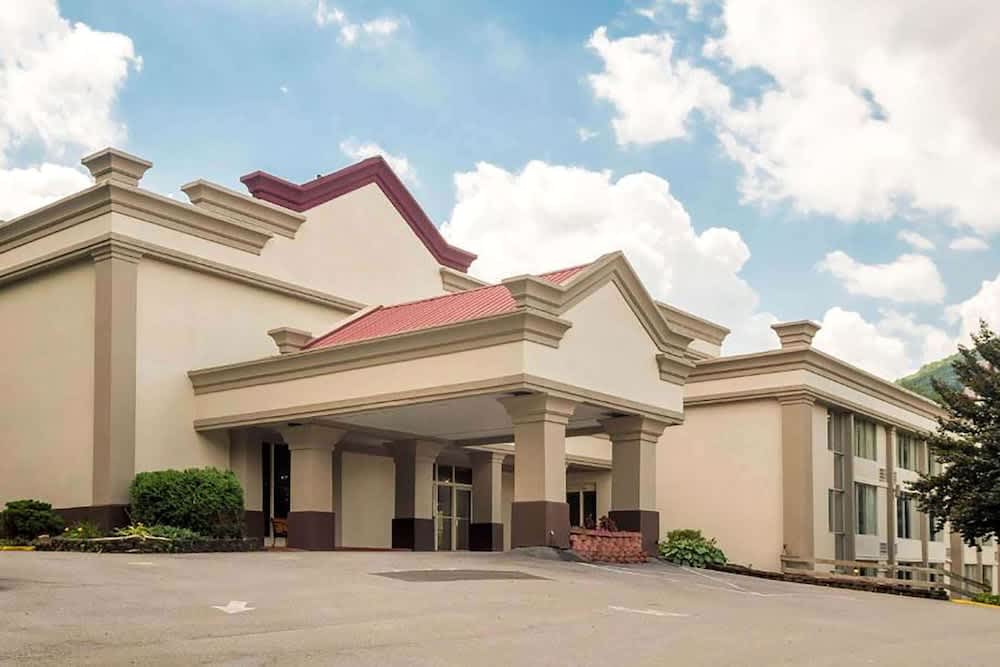 Days Inn by Wyndham Williamsport 1