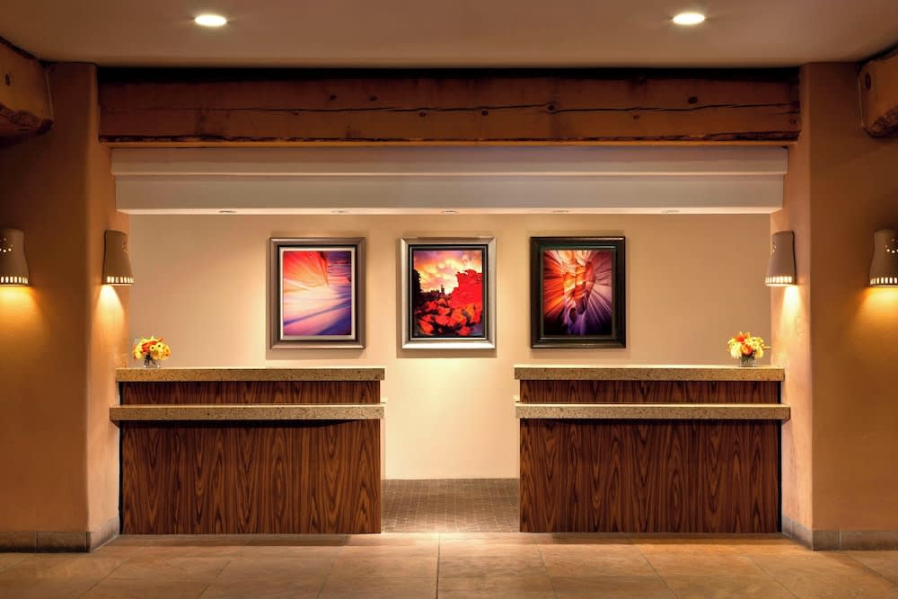 Courtyard Page at Lake Powell 3