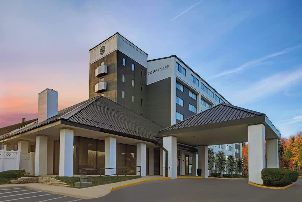 Courtyard Chicago Elmhurst/Oakbrook Area 1