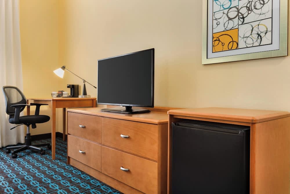 Fairfield Inn & Suites by Marriott Toledo Maumee 4
