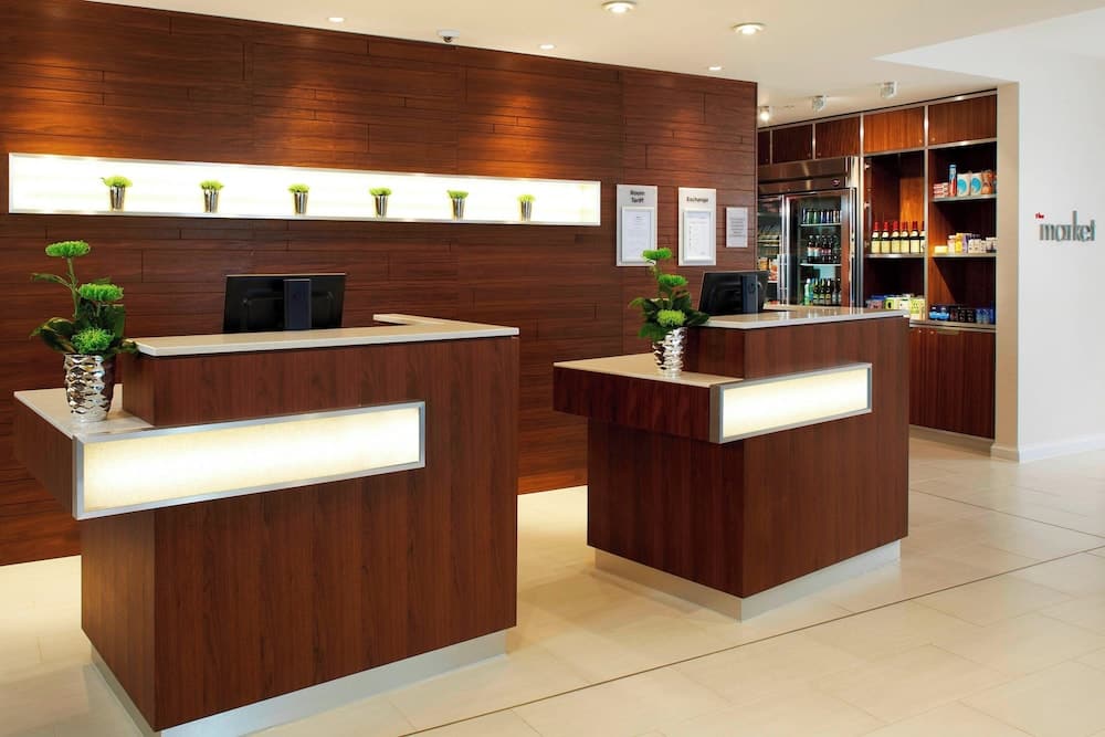 Courtyard by Marriott Aberdeen Airport 2
