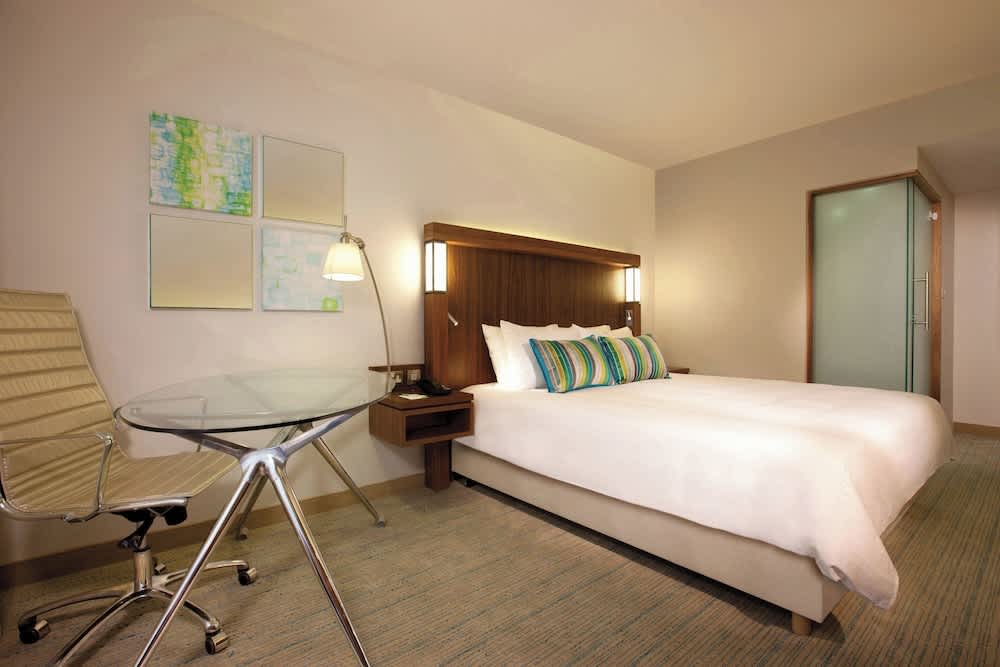 Courtyard by Marriott Aberdeen Airport 5