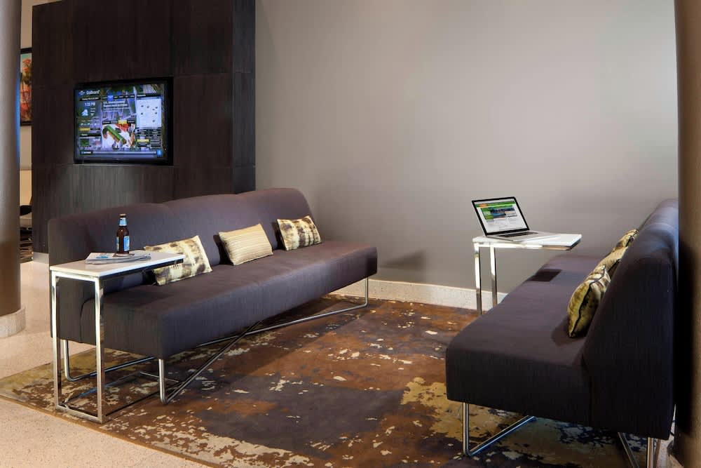 Courtyard Miami Beach South Beach 3