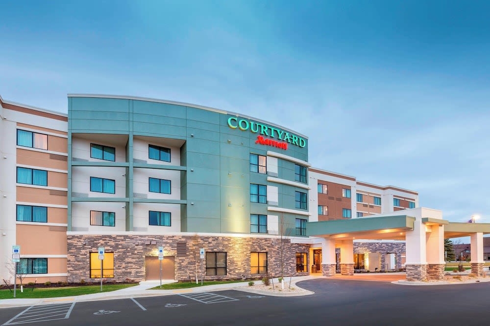 Courtyard by Marriott Bismarck North 1