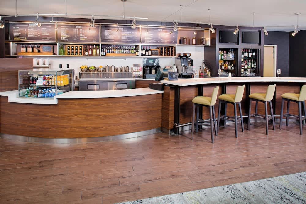 Courtyard by Marriott Roanoke Airport 1