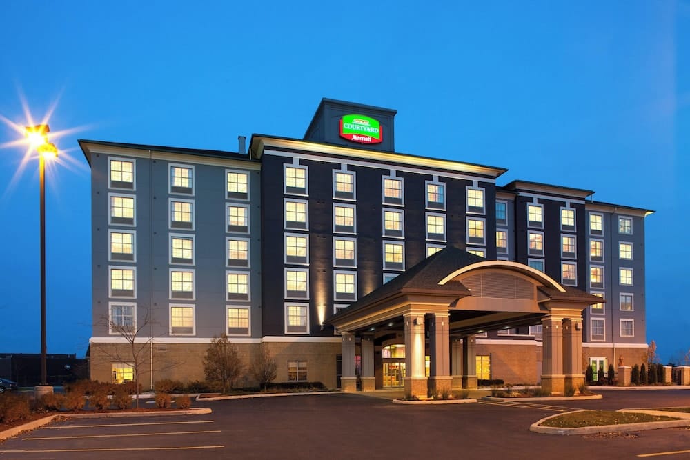 Courtyard by Marriott London 1