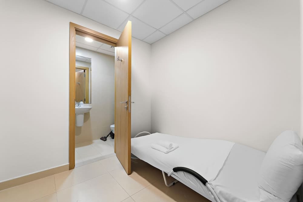 2BR 203 Bellevue Tower 1 2
