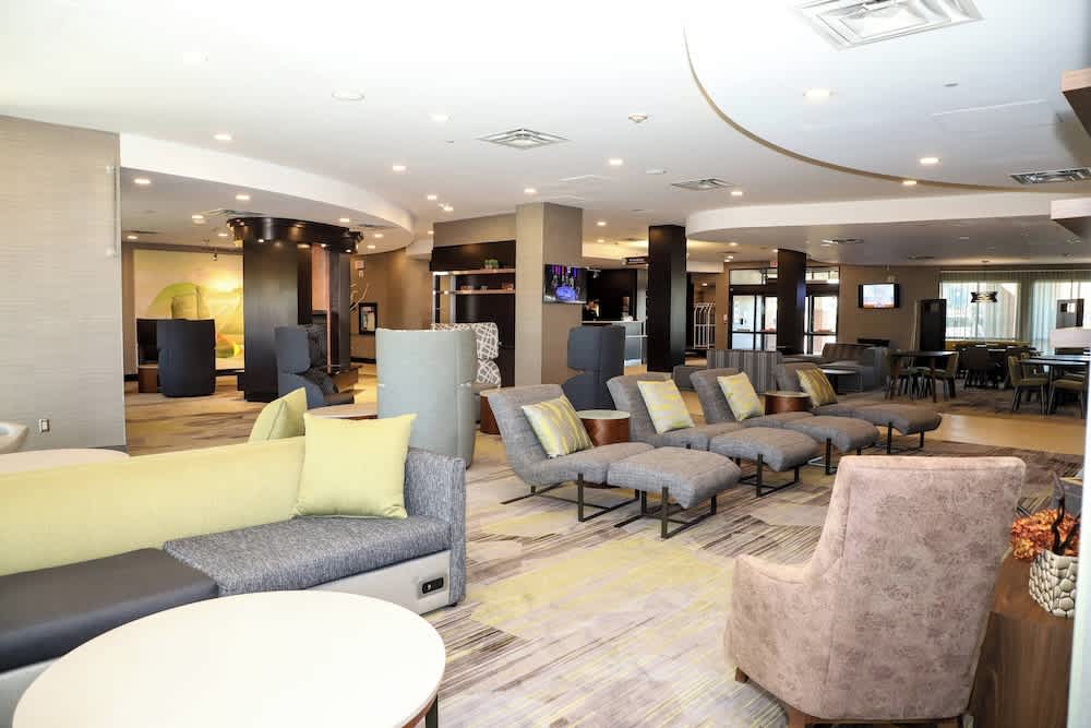 Courtyard by Marriott Toronto Brampton 2