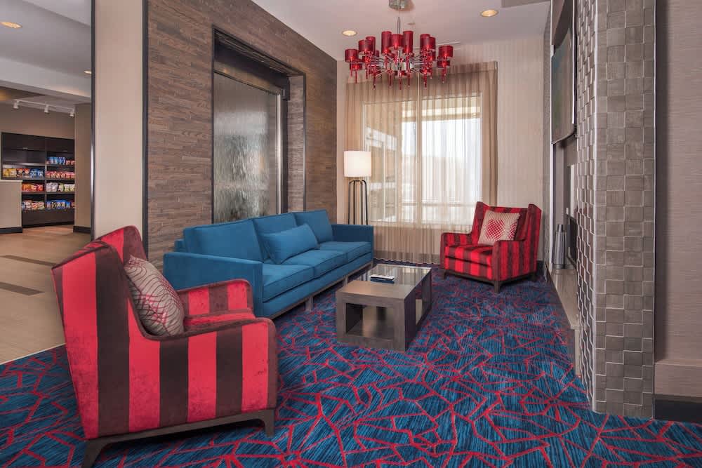 Fairfield Inn & Suites by Marriott Altoona 2