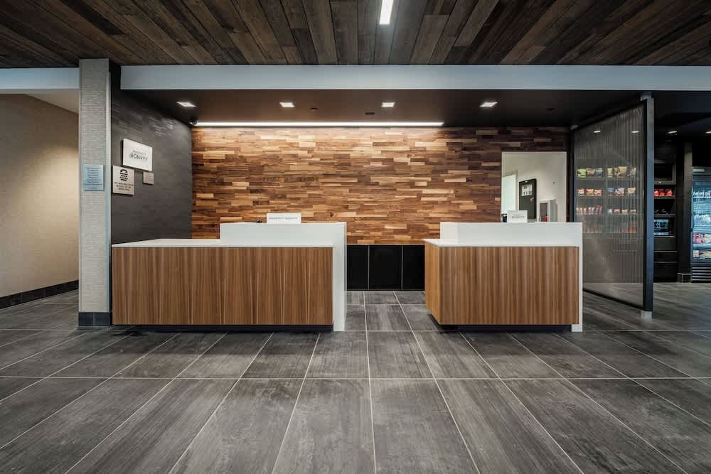 Courtyard by Marriott Toledo West 2