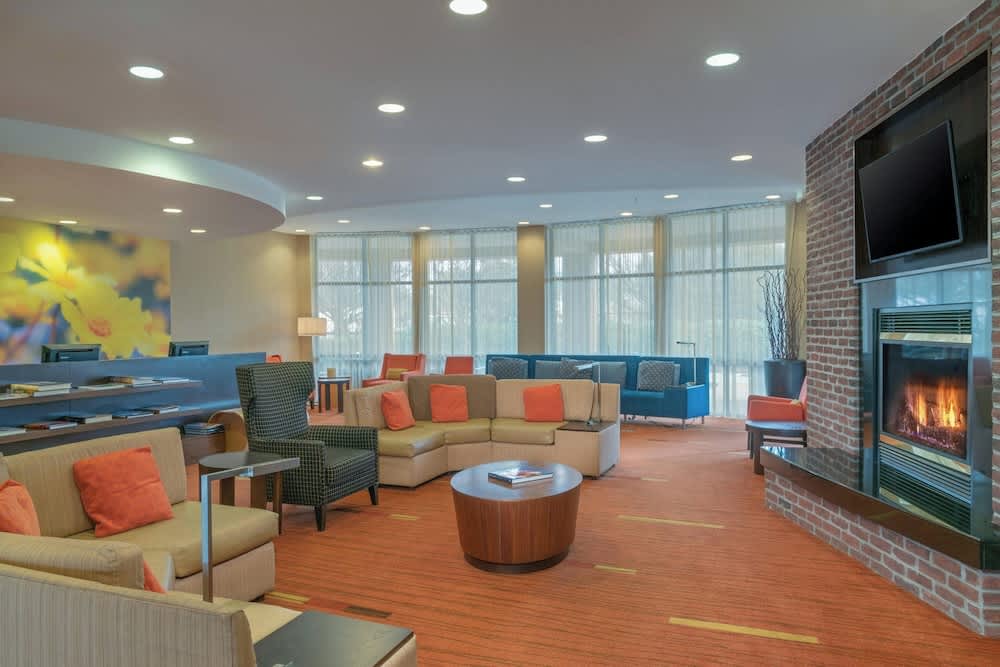 Courtyard by Marriott Salisbury 1