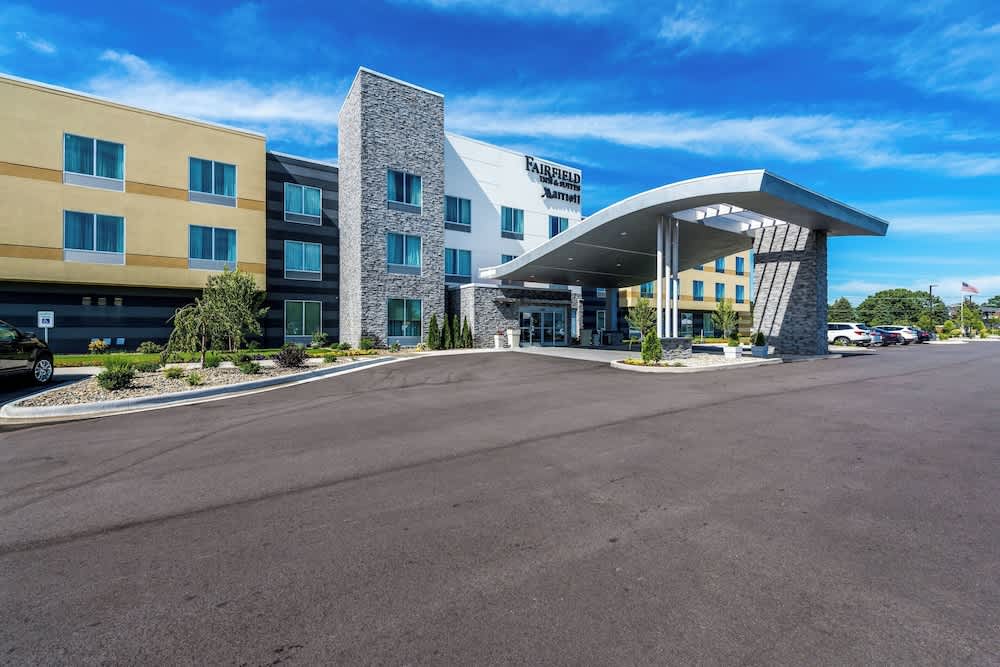Fairfield Inn & Suites by Marriott St. Joseph Stevensville 1