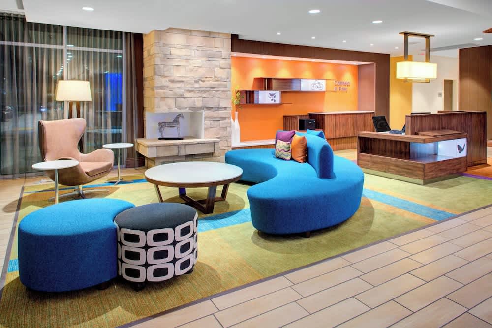 Fairfield Inn & Suites by Marriott Bakersfield North/Airport 2