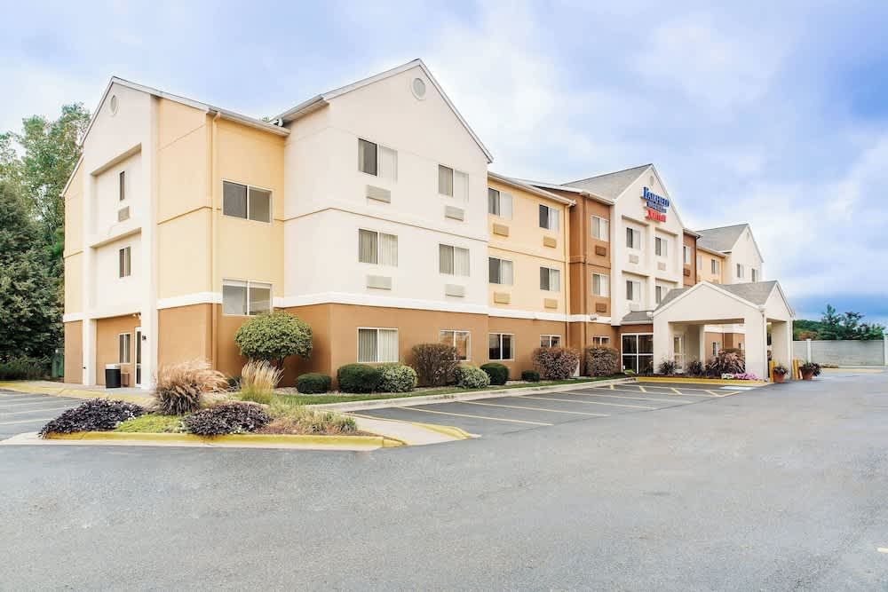 Fairfield Inn & Suites Canton 1