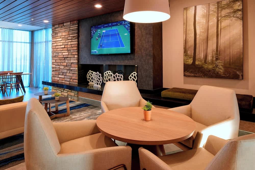 Fairfield Inn & Suites by Marriott Columbus, IN 2