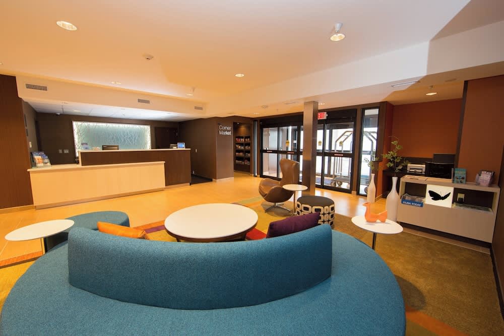 Fairfield Inn & Suites Burlington 2