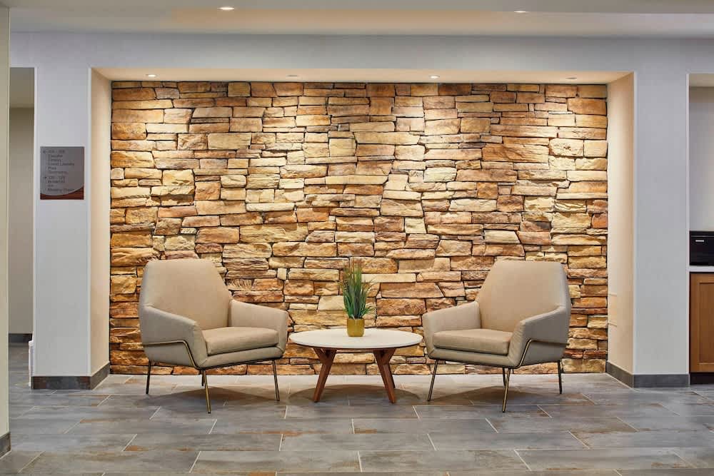 Fairfield Inn & Suites by Marriott Albany Airport 2