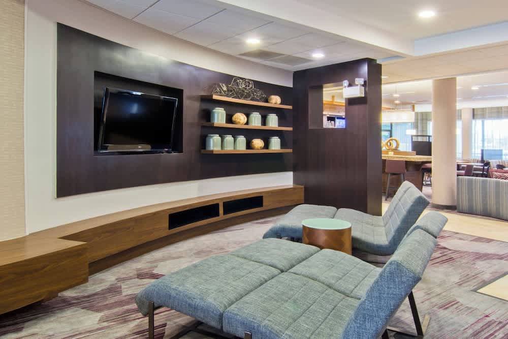 Courtyard by Marriott Clarksville 1
