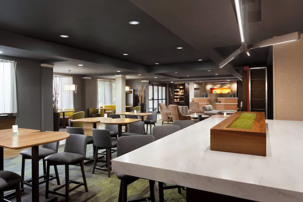 Courtyard by Marriott Tulsa Central 2