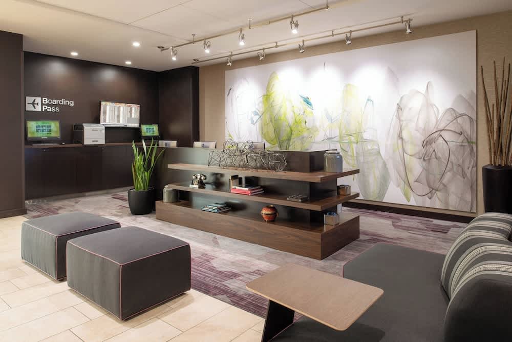 Courtyard by Marriott Portland Airport 2