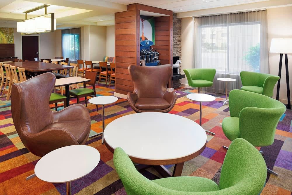 Fairfield Inn & Suites Chicago Midway Airport 2